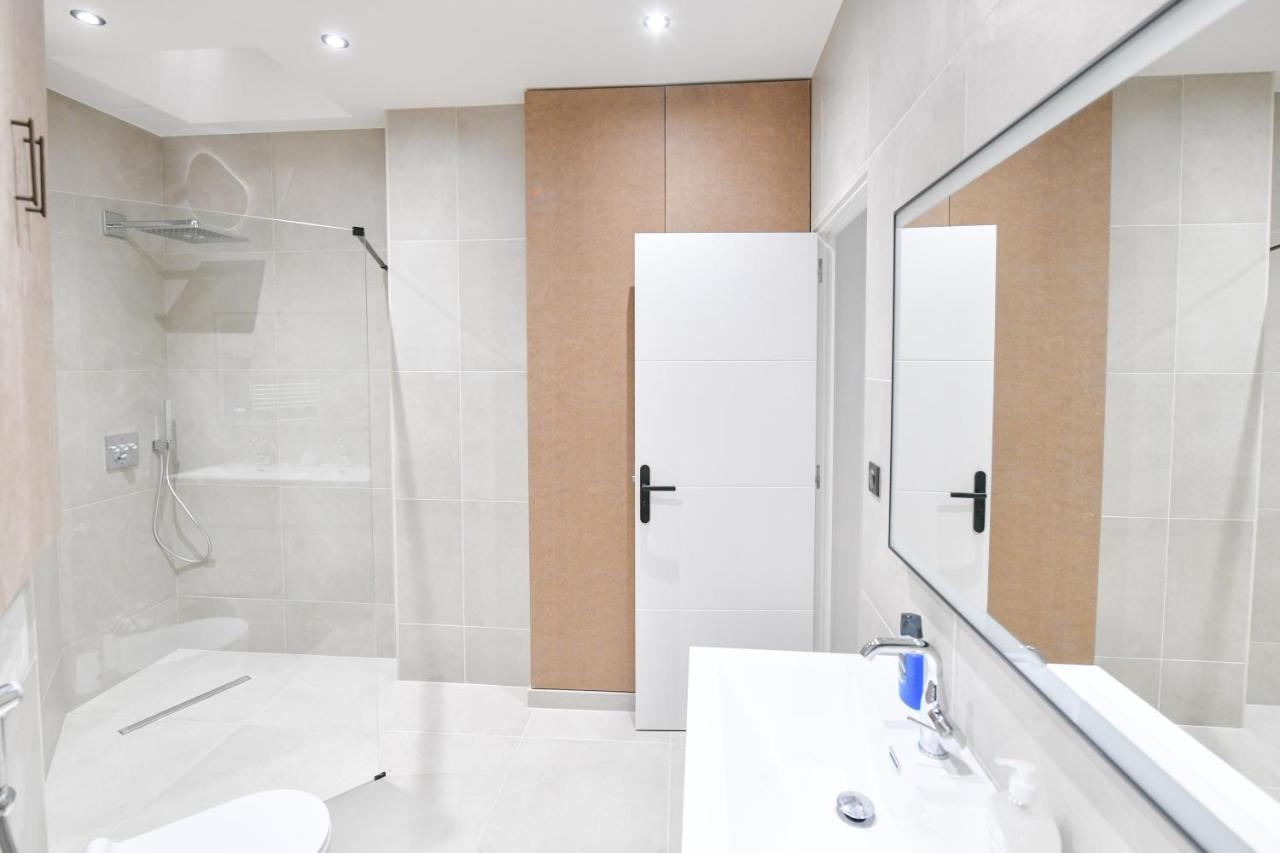 Appartement Parking Gratuit - Montmartre Charme & Patio Prive - Sacre-coeur Metro Anvers Paris