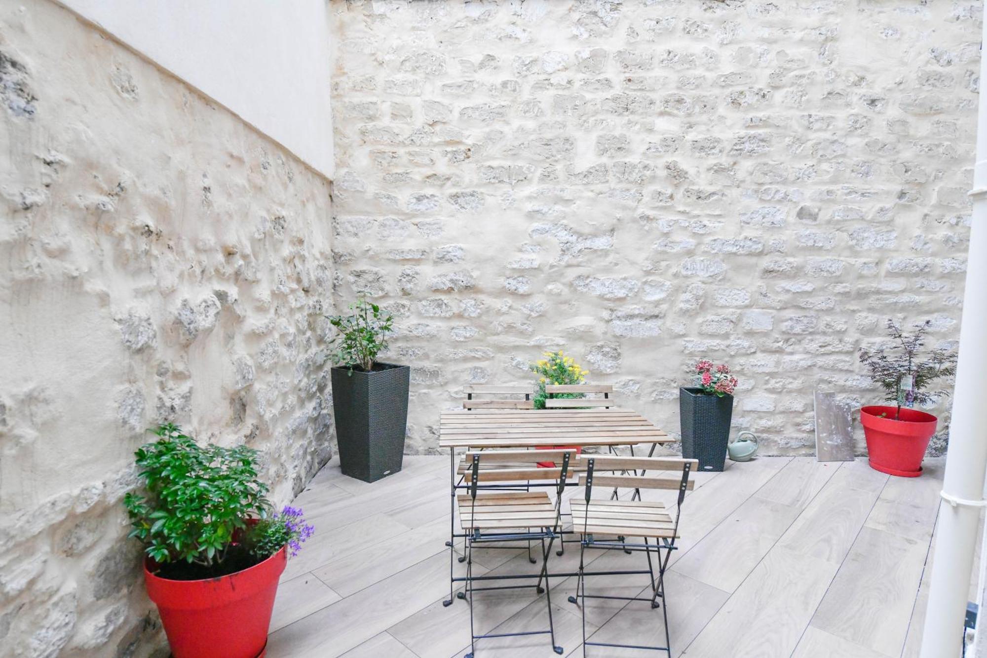 Parking Gratuit - Montmartre Charme & Patio Prive - Sacre-coeur Metro Anvers Appartement *