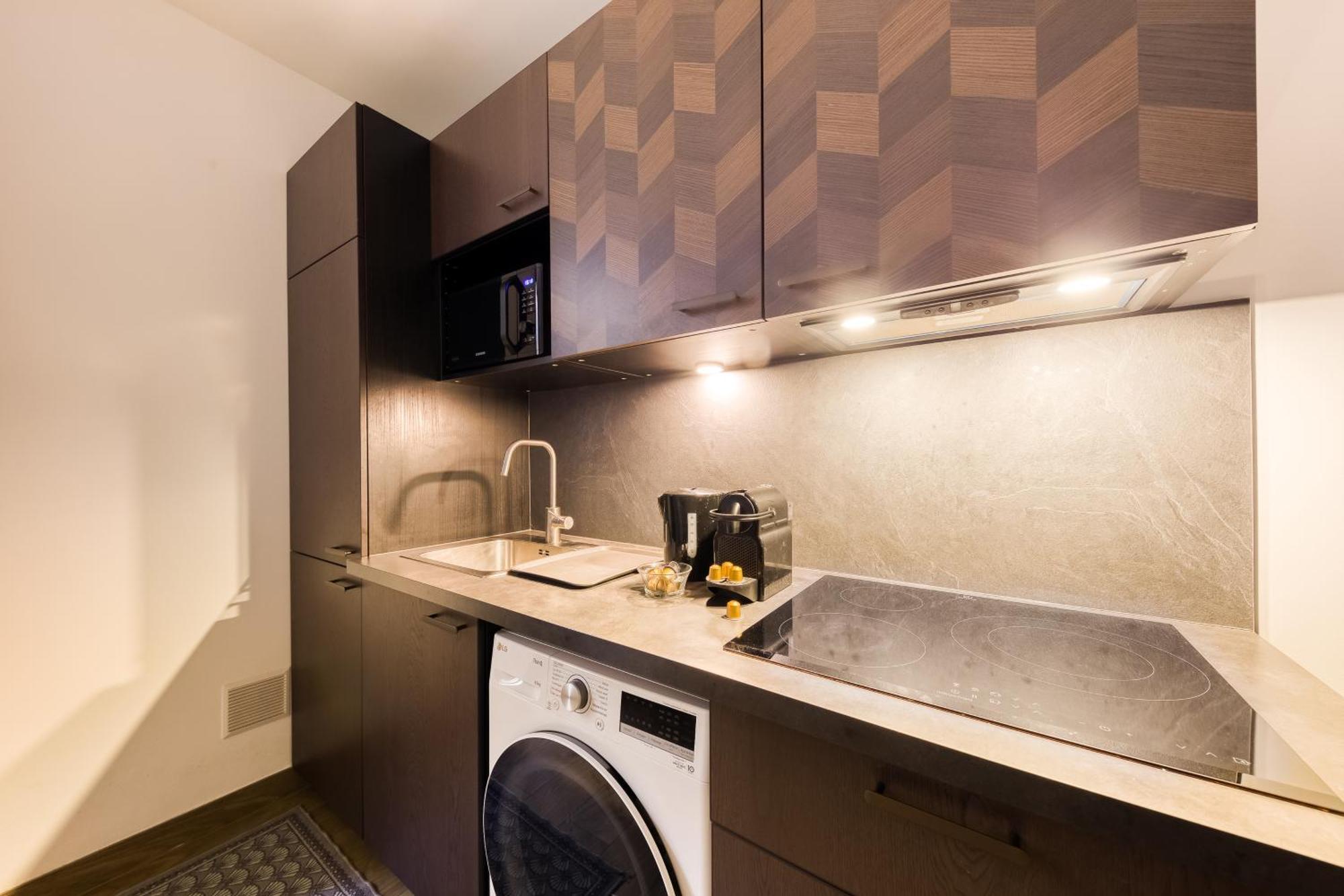 Parking Gratuit - Montmartre Charme & Patio Prive - Sacre-coeur Metro Anvers
