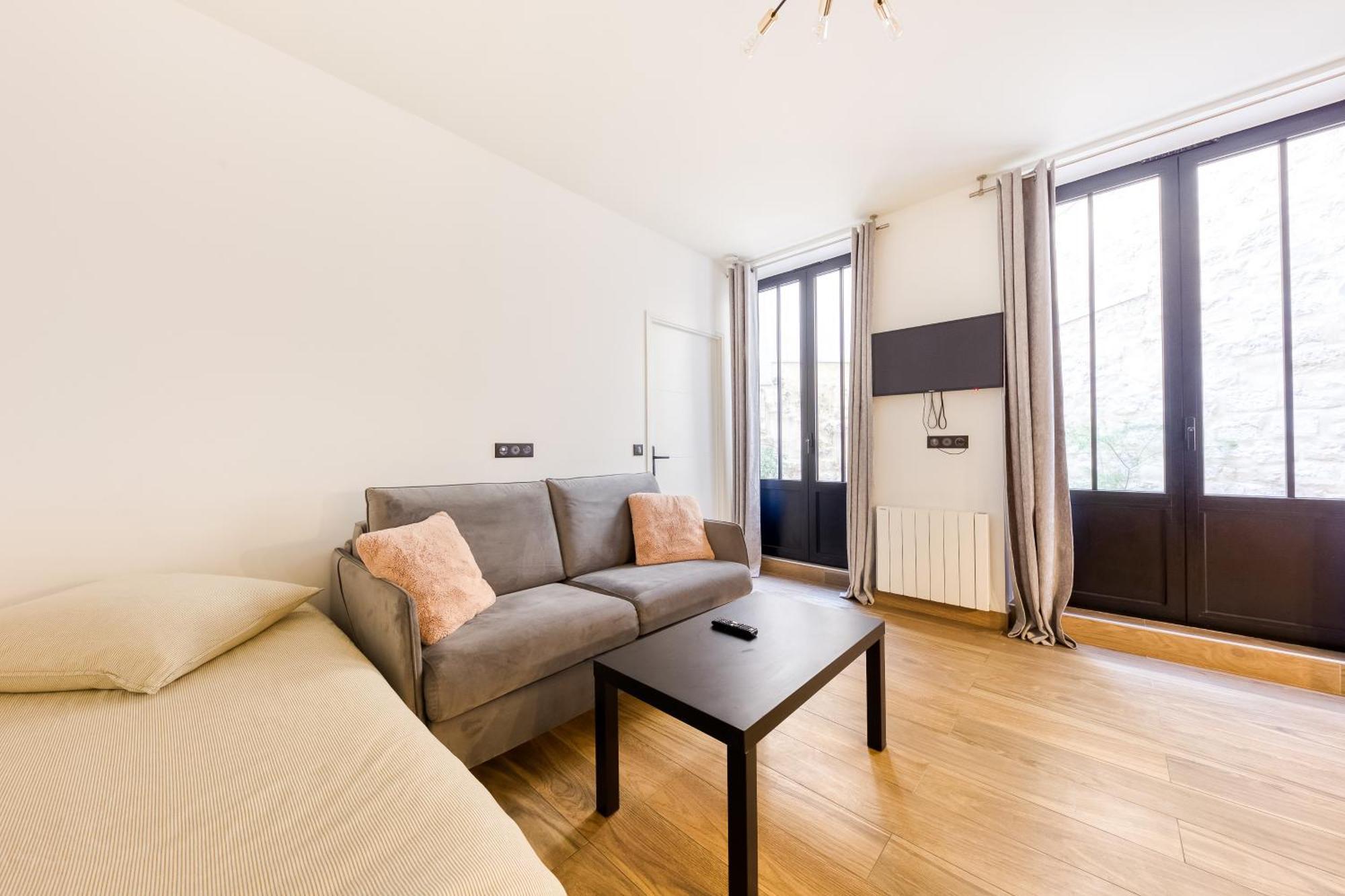 Appartement Parking Gratuit - Montmartre Charme & Patio Prive - Sacre-coeur Metro Anvers