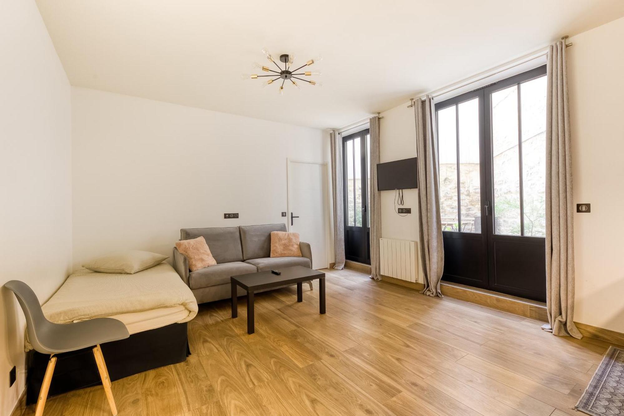 Appartement Parking Gratuit - Montmartre Charme & Patio Prive - Sacre-coeur Metro Anvers *